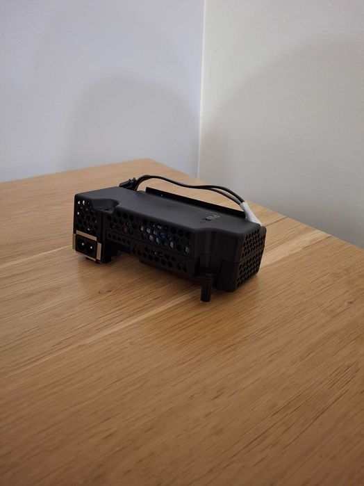 Zasilacz do konsoli Xbox One S