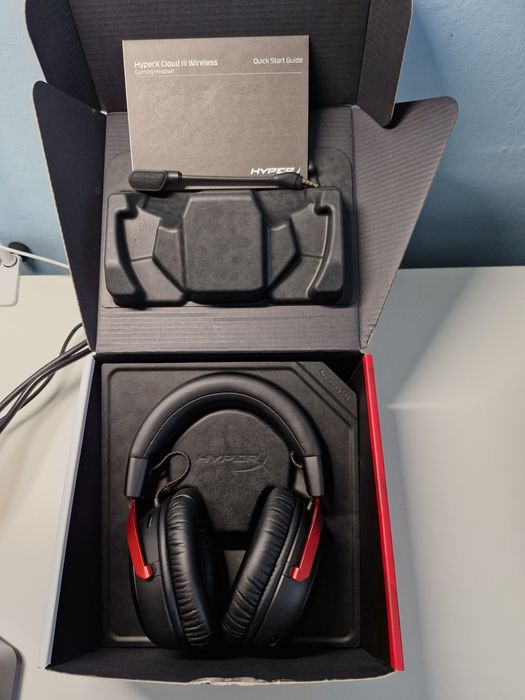 Słuchawki HYPERX Cloud III Wireless. Czarno-czerwone.