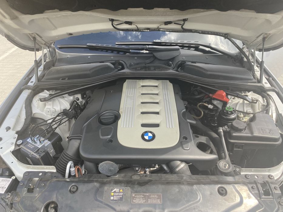 BMW 5 Series 2009 E61 (FL) • 525d Automatic (197 к.c)