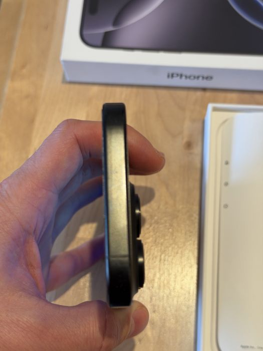 Iphone 16 PRO 128GB Czarny Tytan
