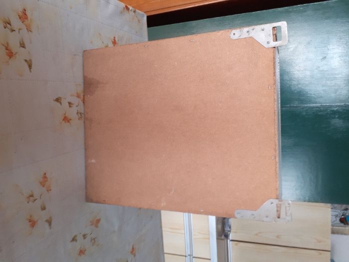 Szafka wisząca apteczka medyczna