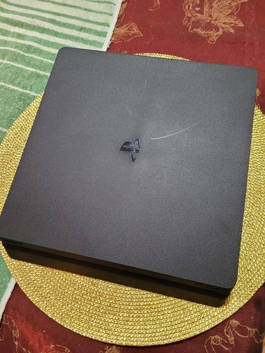 Playstation 4 slim