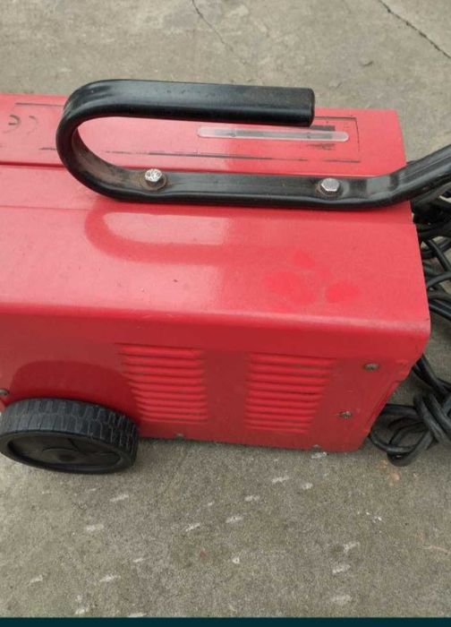 Продаю, або обм1няю свій зварюаальний апарат.