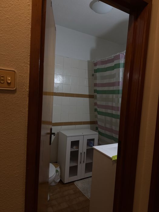 Arrendo quarto 275