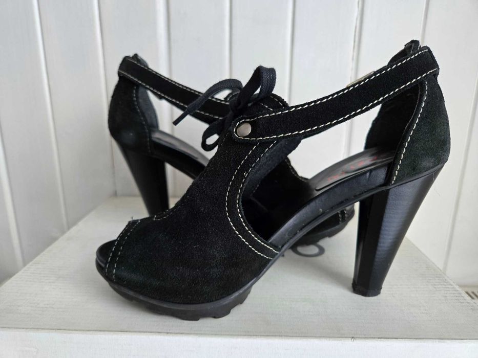 Czarne sandaly, r. 37, Quazi