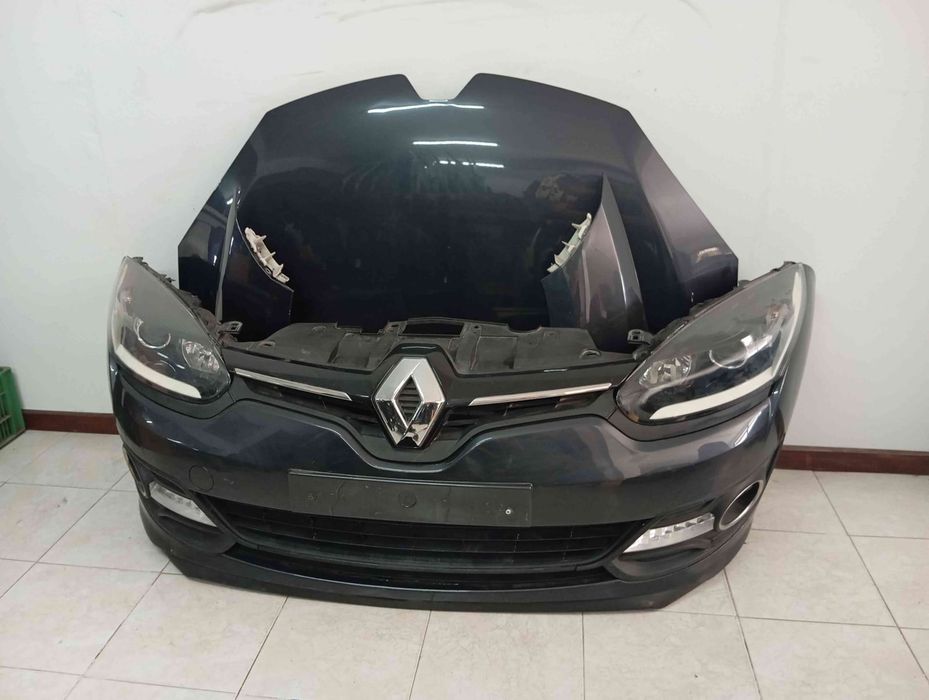 RENAULT MEGANE III Hatchback Van 2015 Frente Completa
