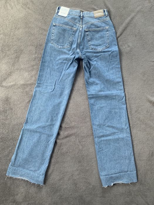 dżinsy straight leg z wysokim stanem (prosta nogawka)