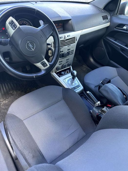 Продам Opel Astra H