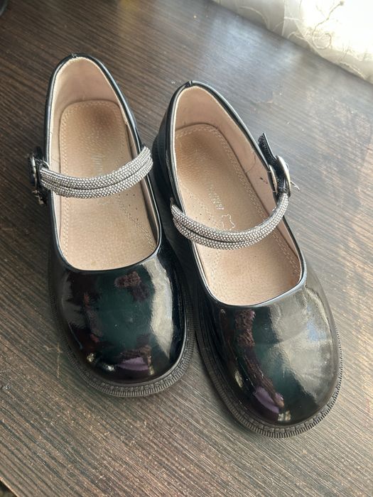 Продам туфельки польської фірми Apawwa