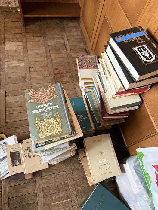 Купуємо книги і макулатуру