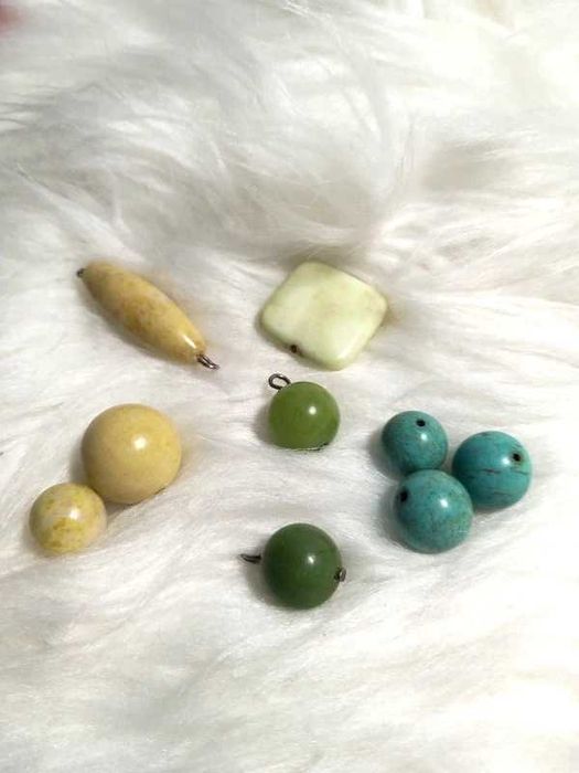 Koraliki zielone niebieskie różne kształty