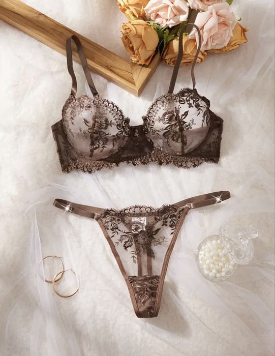 Красивий комплект білизни