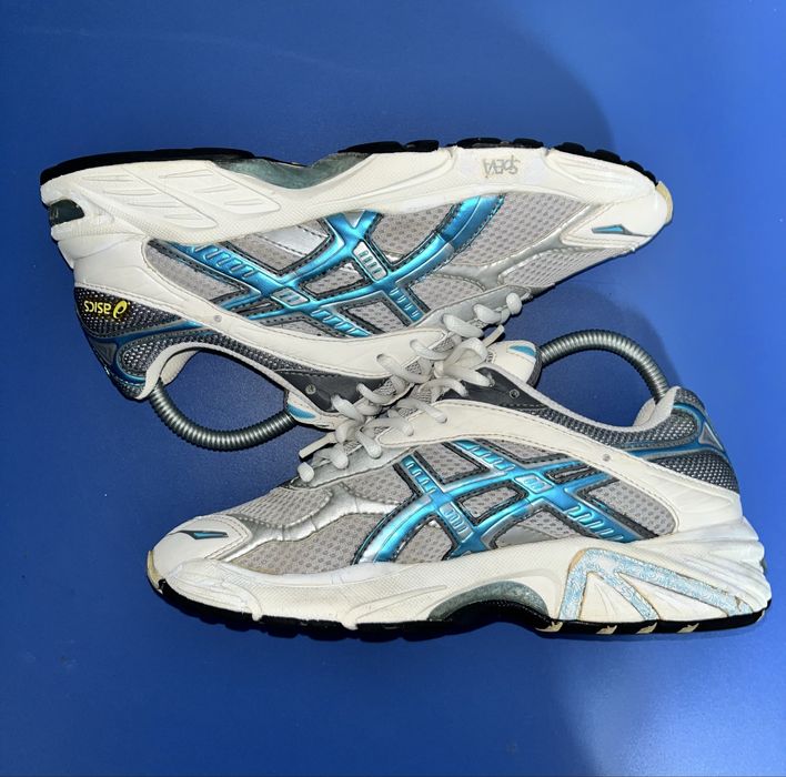 Кросівки ASICS