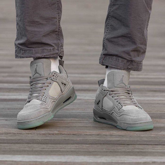 Кросівки Nike Air Jordan 4 Kaws premium