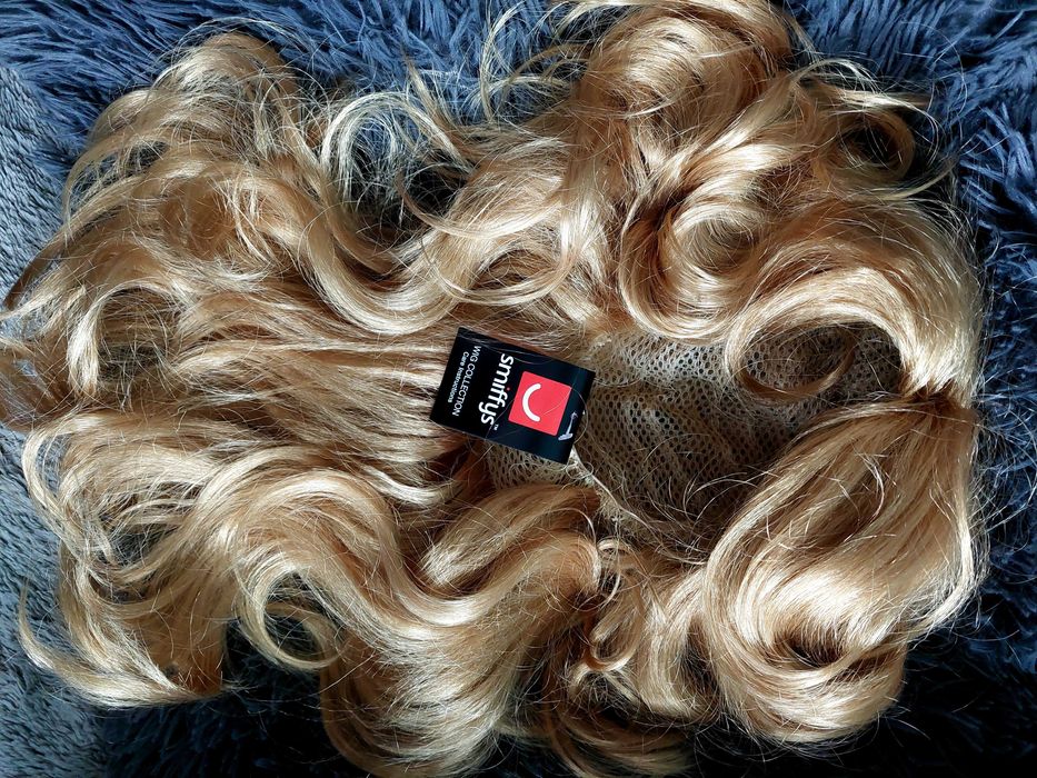 Peruka blond karnawałowa