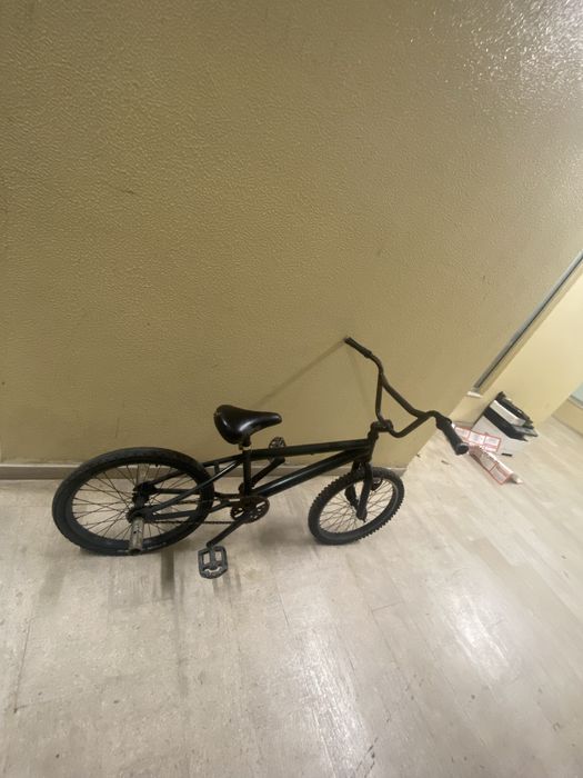 BMX bicicleta precisa de reparos