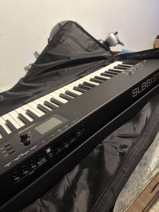 Controlador - Studiologic SL88 Studio + Capa