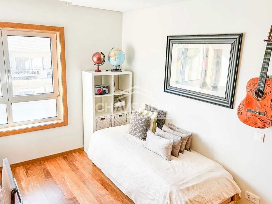 Apartamento T2 mobilado na Avenida da República