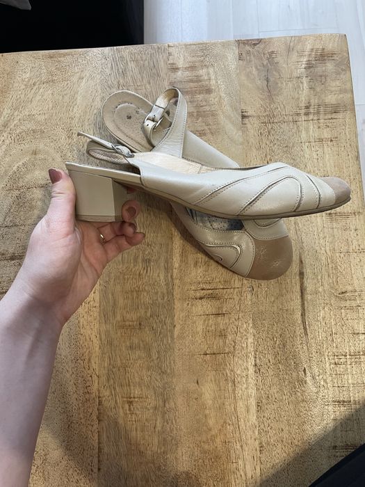 Buty na obcasie skórzane