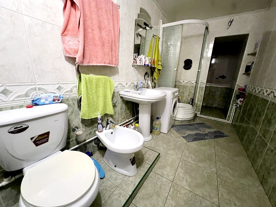 Довгострокова оренда 3-кімнатної квартири в районі "Книжки"