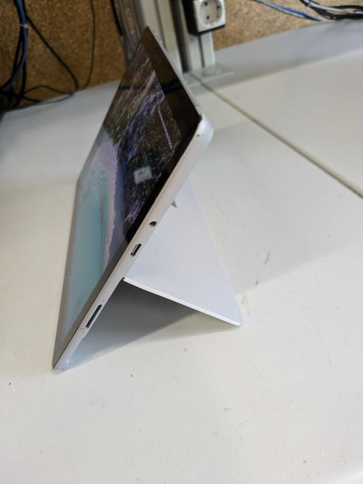 Tablet Computador portatil Windows Microsoft Surface Go 2  m3-8100y