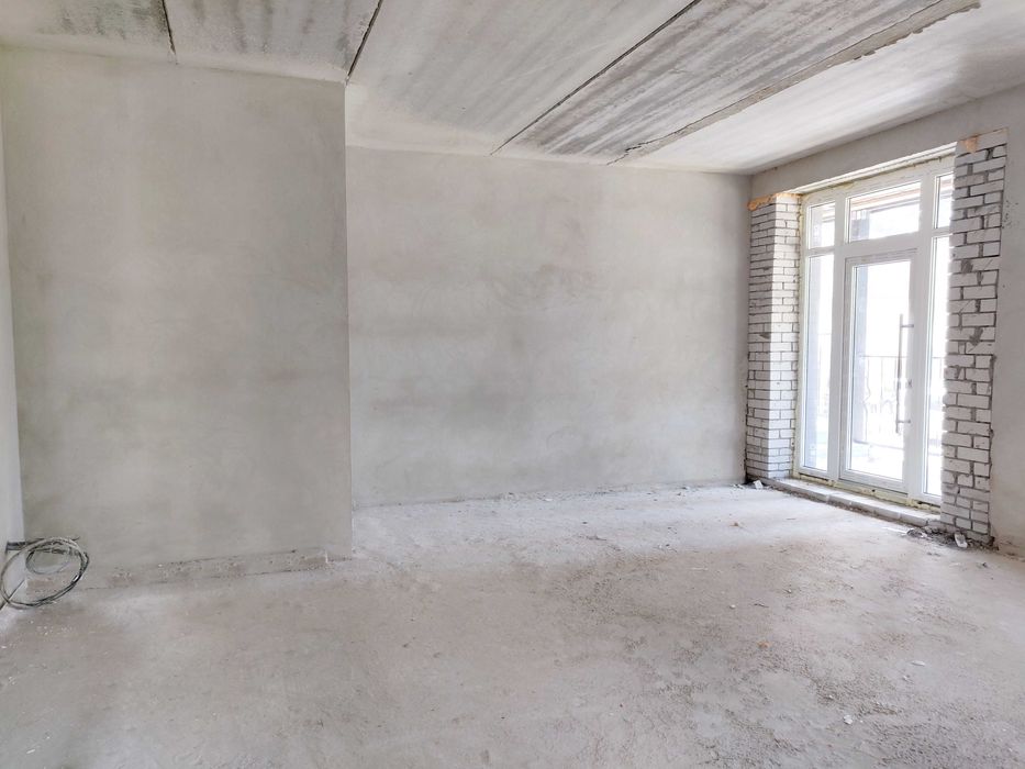 Фасадне приміщення, 77,4 м2,  багатоквартирний ЖК з Укриттям!