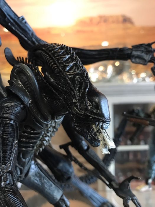 Figura filme aliens da Neca nova em caixa