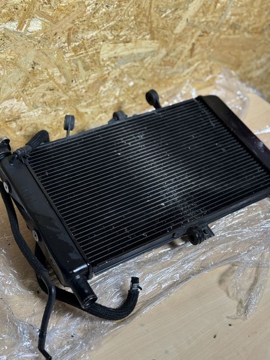 Radiador Yamaha MT 09 / Tracer 900 / XSR 900 de  2021 a 2024