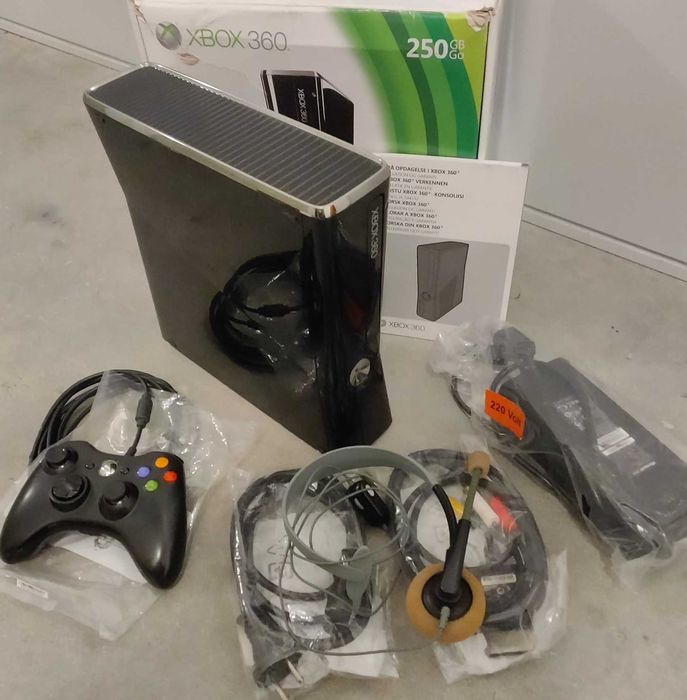 EM SALDO até 7JAN - Xbox 360 250GB (última versão) + Jogos