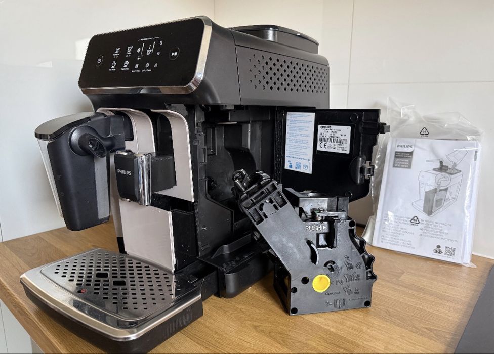 Ekspres Philips 2200 EP2235/40 LatteGo