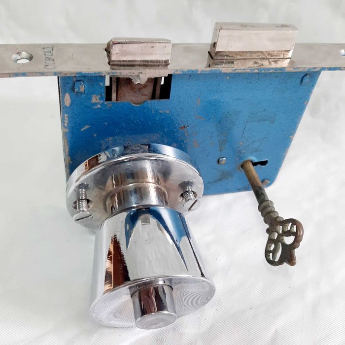 Fechadura embutida em aço CIFIAL com puxadores - Acessórios de porta