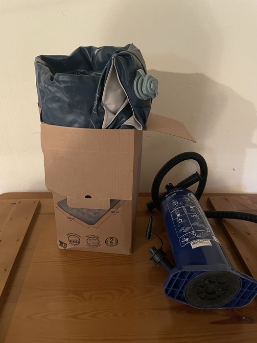 Materac quechua air basic 140 plus pompka