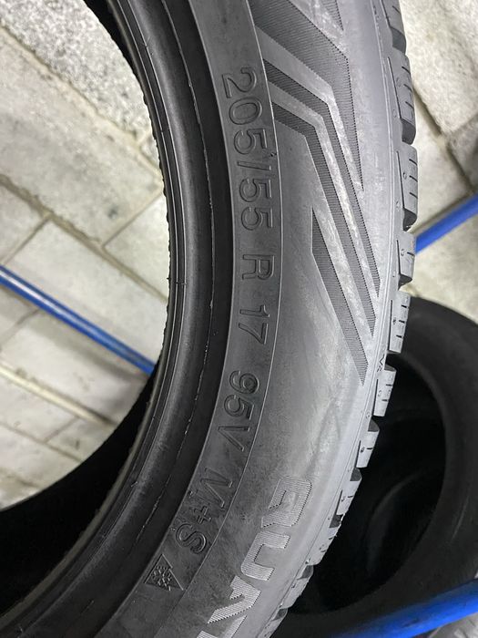 Зимові шини 205/55 R17 (95V) VREDESTEIN