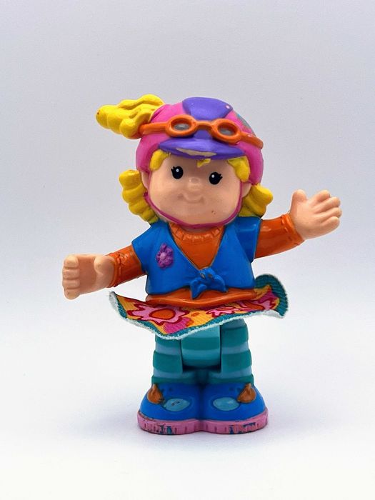 Sarah Lynn Figura de Ação Little People Scooter Girl Fisher-Price