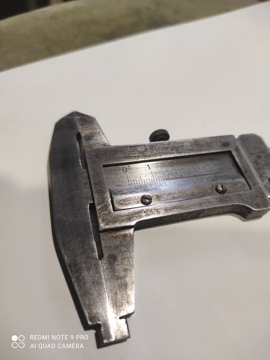 Штангель циркуль, вимірювальний пристрій