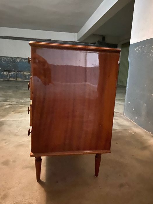 Cómoda vintage em madeira maciça