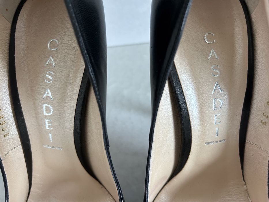 Czarne szpilki Casadei