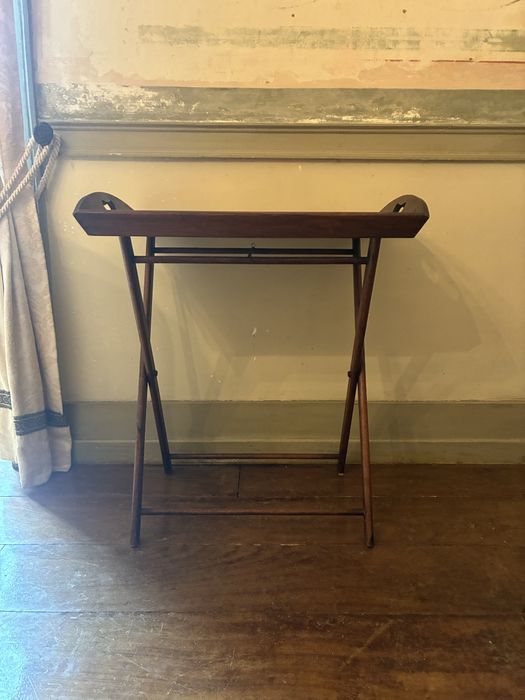 Mesa inglesa antiga de apoio