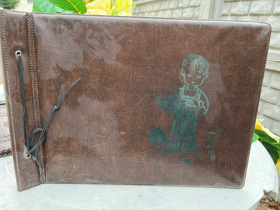 Albumy na zdjecia znaczki pocztówki z prlu