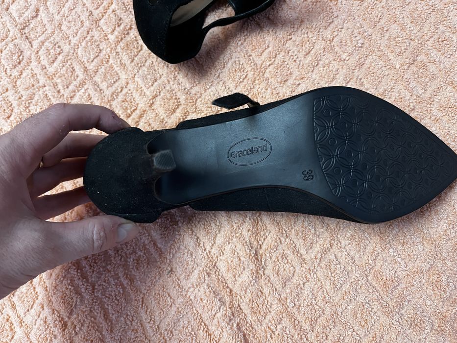 Продам жіночі туфлі