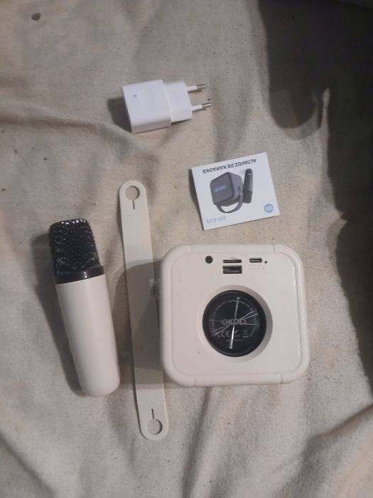 coluna bluetooth com funcionalidade de karaoke. Perfeita