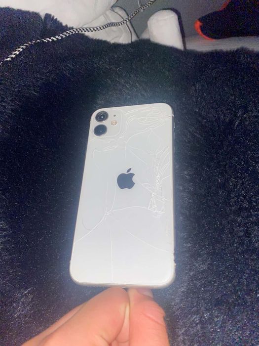zamienie IPHONE 11