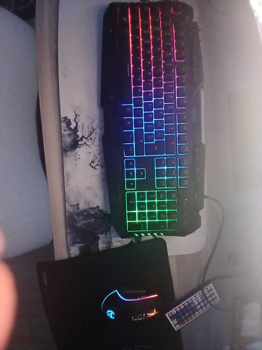 Teclado gaming e rato gamer