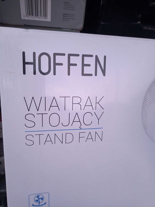 nowy wentylator na stojaku  obracany