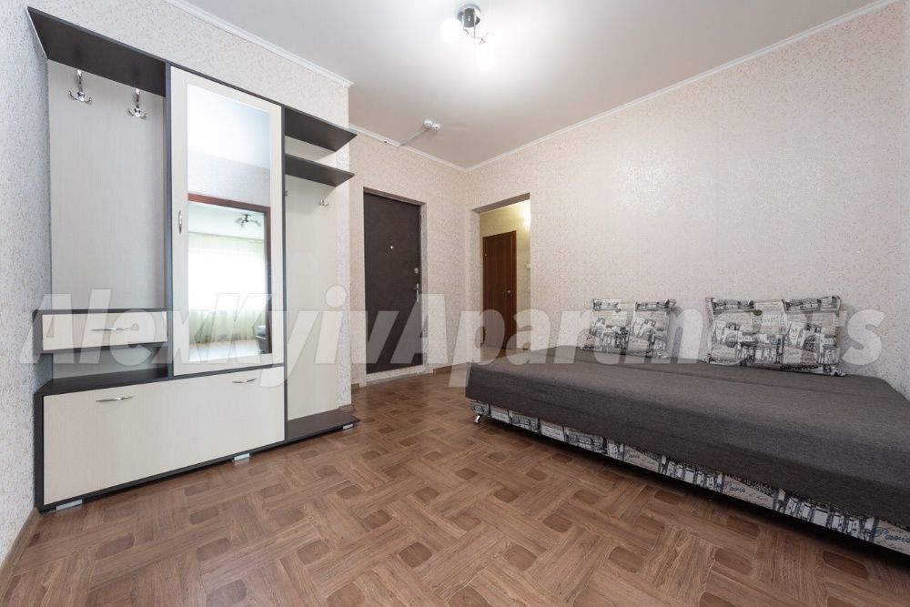 Подобово. 2х кімнатна,квартира на ВДНГ,Генератор!Метро Іподром,Теремки