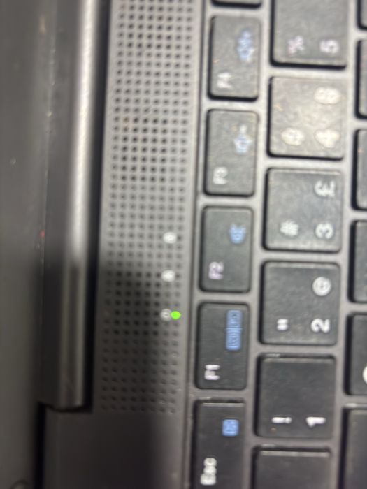 Computer in good condition, screen cracked513316186207047685