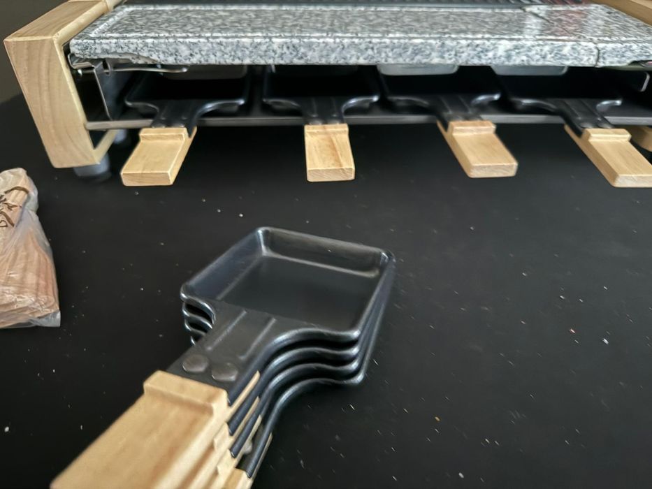 Grill Raclette H.Koenig WOD360 1400W 8 osób (pęknięty kamień, stan igła