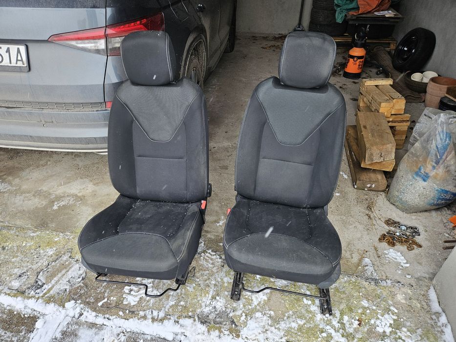 Fotel prawy, lewy siedzenie Clio IV