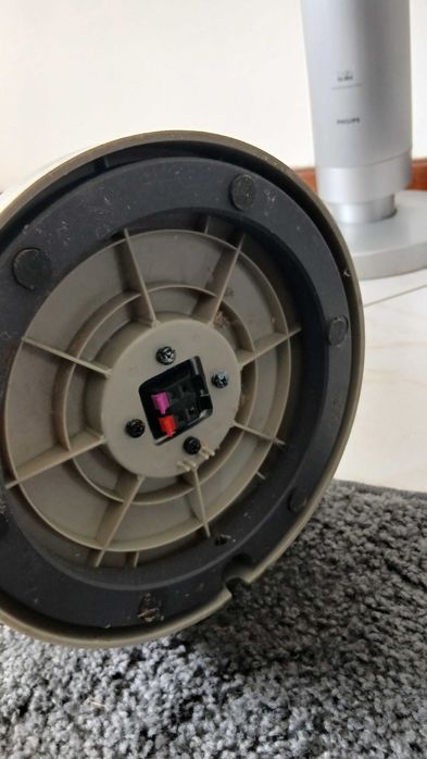 Par de Colunas (Torre) Philips com Subwoofer e Satélites Removíveis de 4 Vias