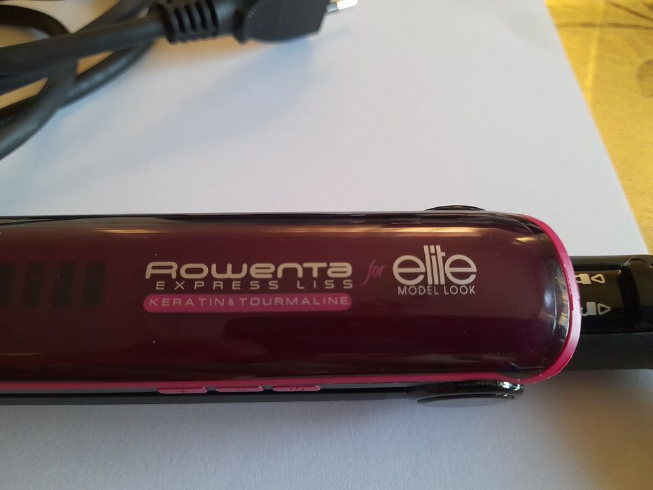 Вирівнювач волосся ROWENTA